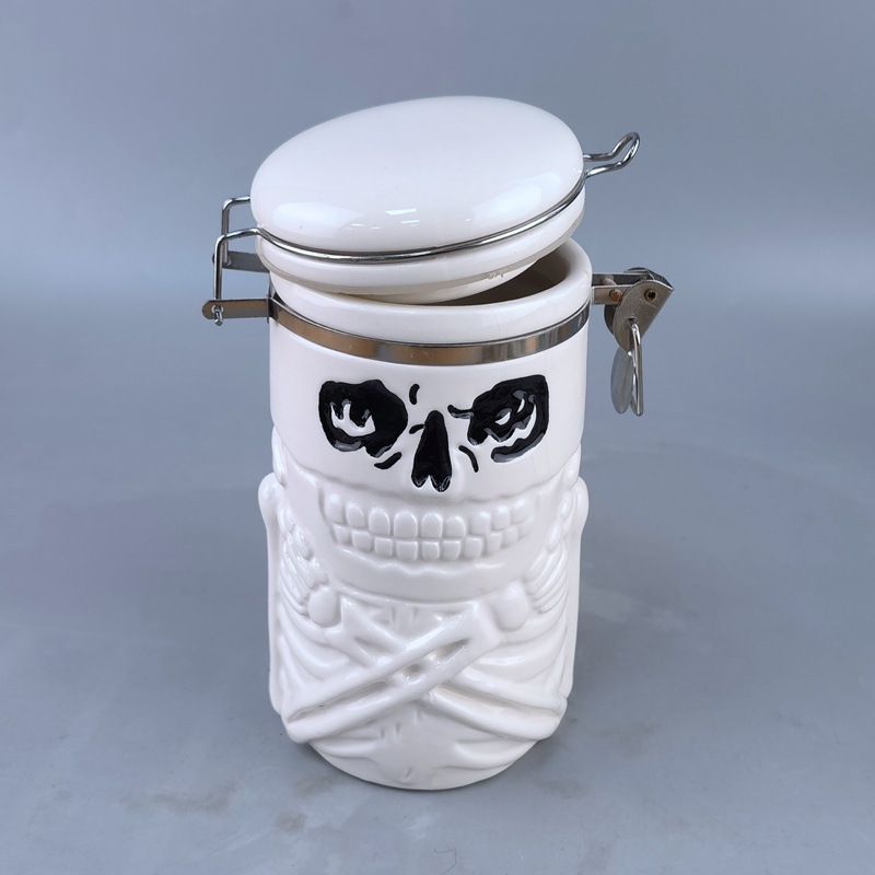 Víspera europea transfronteriza Víspera en relieve 3D tarro sellado de cerámica tarro de galletas grande negro tarro de almacenamiento de calavera de dibujos animados