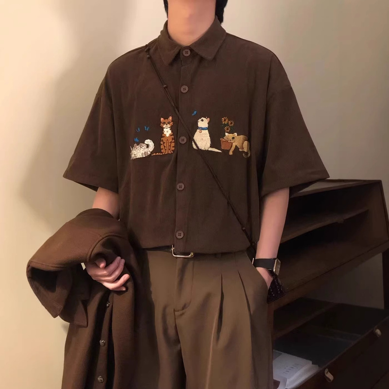 Summer American-Style Cat Embroidered Corduroy Short-Sleeved Shirt for Men, Retro College Style, Versatile Design, Casual Shirt Summer American-Style Cat Embroidered Corduroy Short-Sleeved Shirt for Men, Retro College Style, Versatile Design, Casual Shirt