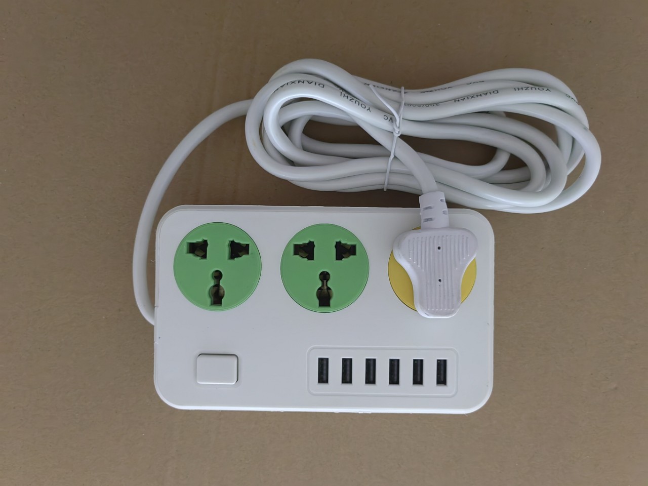 Transfronterizo de comercio exterior de interruptor de la Junta al por mayor de energía porosa enchufe de enchufe USB enchufe inteligente