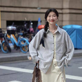 百搭宽松拼接条纹长袖衬衫女秋季设计感韩系衬衣外套新款早秋上衣