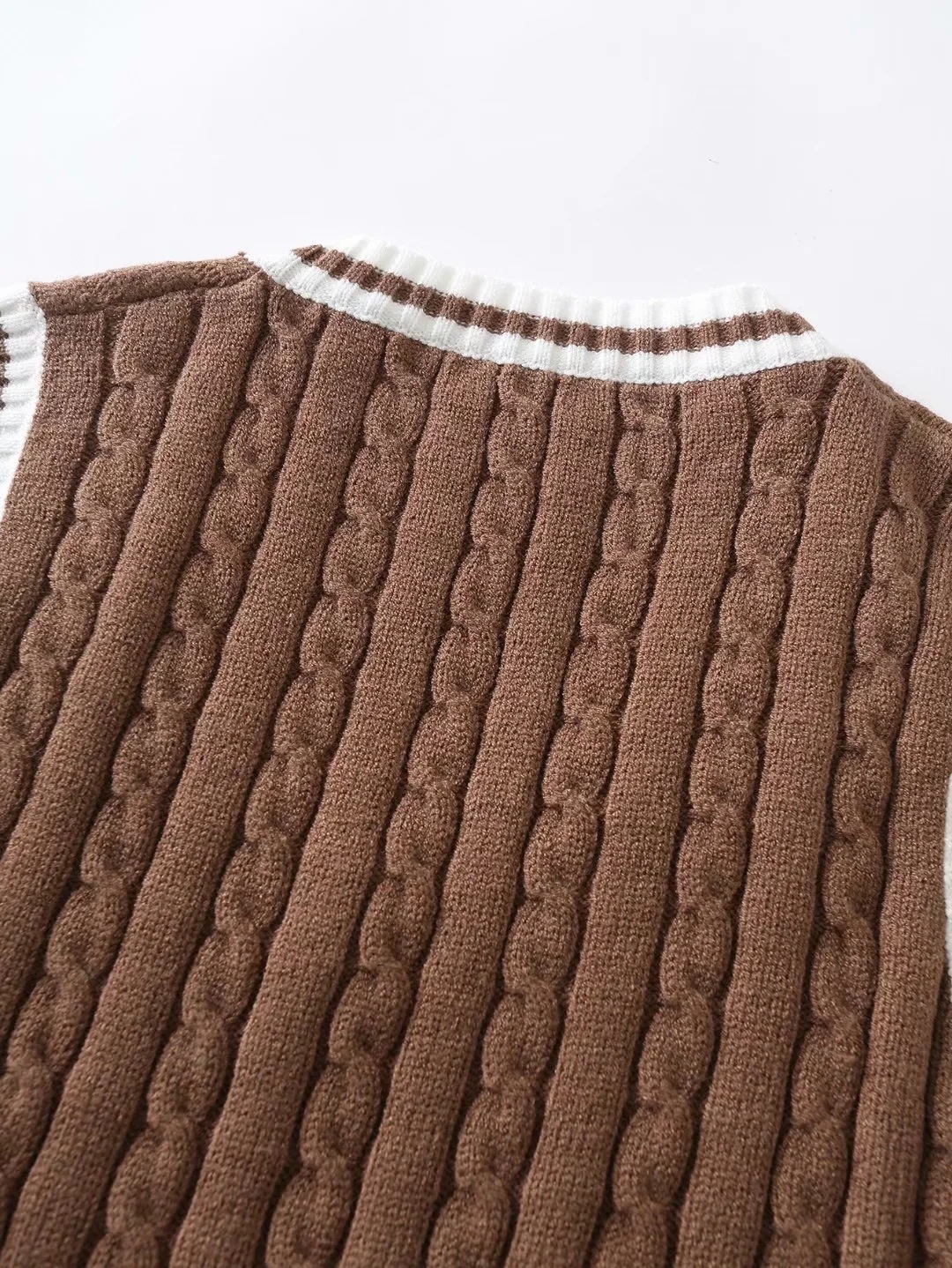 fashion V-neck color-blocking twist woven knitted vest   NSHS31216