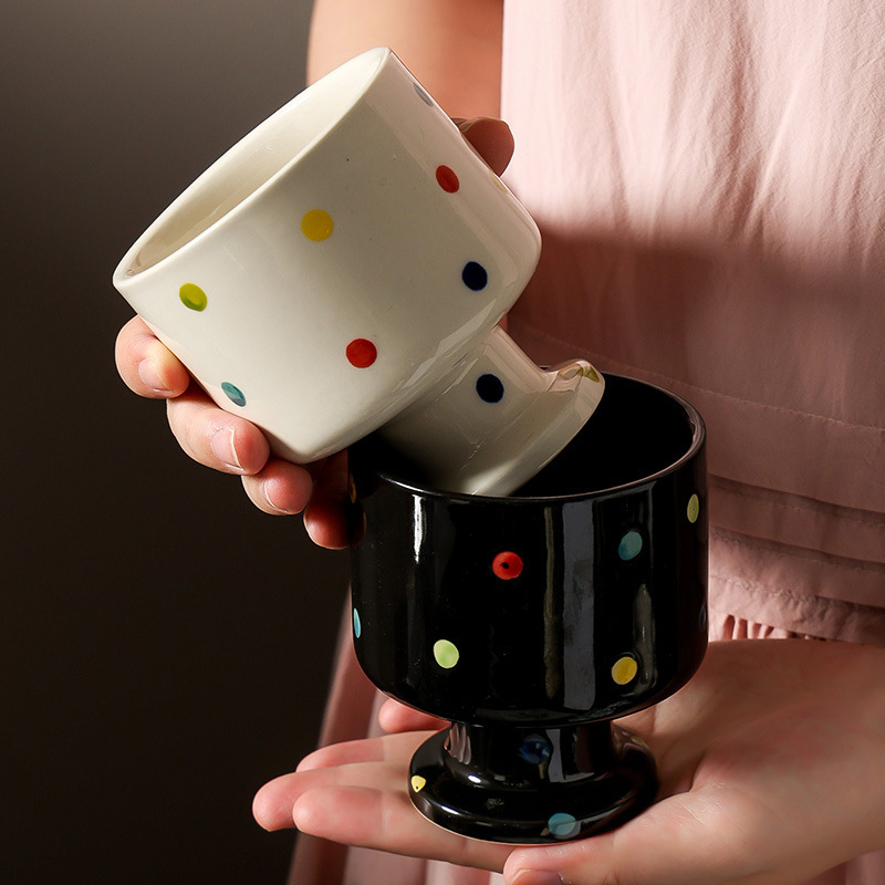 Creativo y único taza de marca simple retro nicho café de la tarde té frutas manija de cerámica personalidad