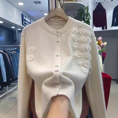 2025年秋新款圆领女装立体花朵针织开衫毛衣初秋外套高级感厚上衣