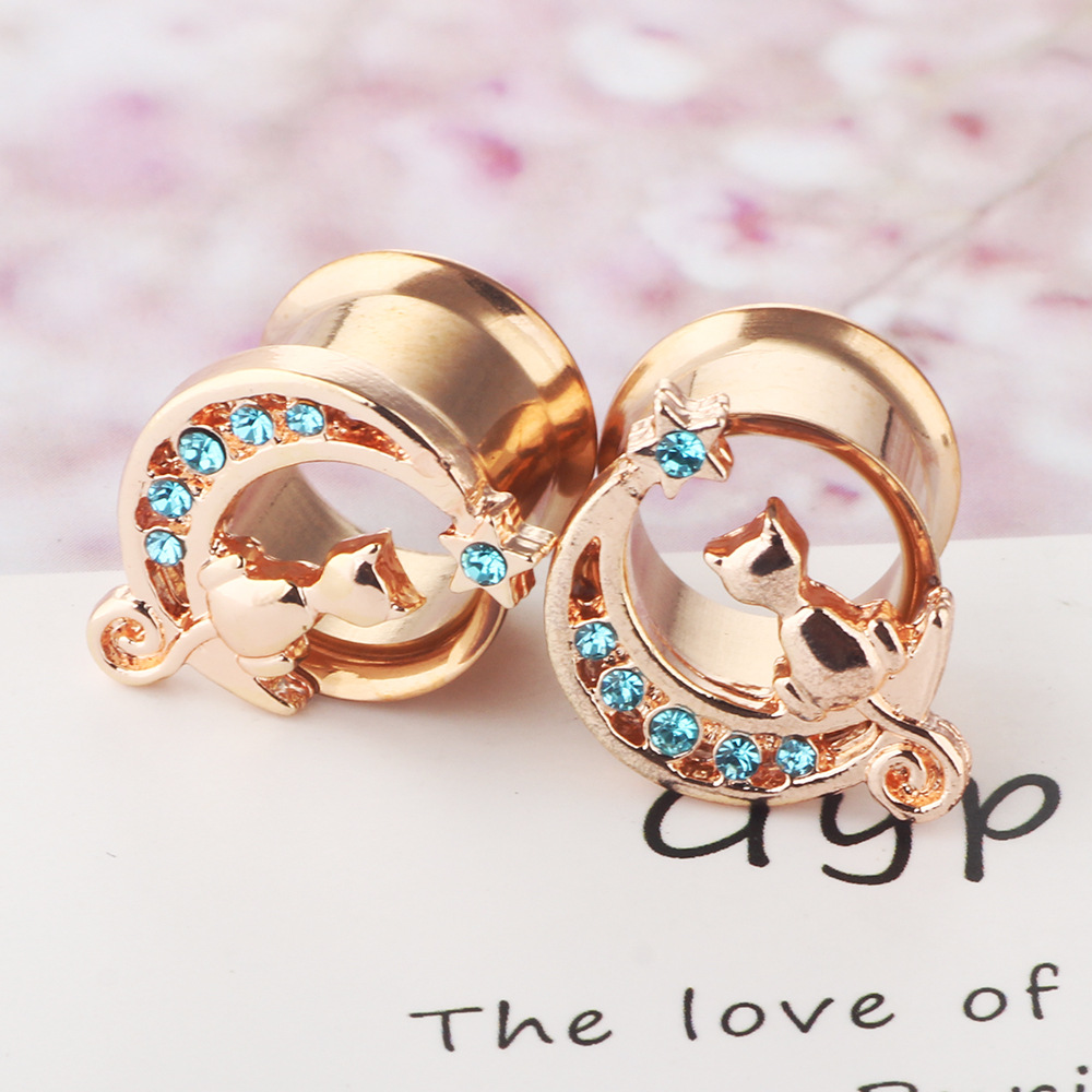 Labret piercing jewelry detail image