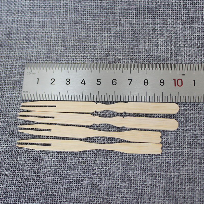 10cm Tenedor de fruta de bambú 100 unids/pack suministro directo de fábrica Tenedor de pastel de postre Tenedor de fruta Tenedor de bambú desechable al por mayor