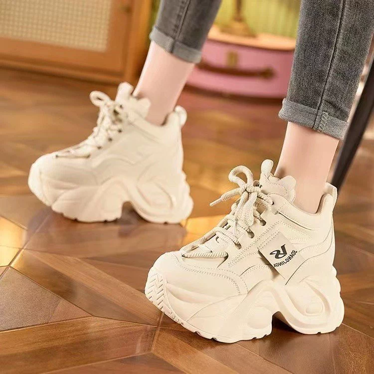 Туфли папы на высоком каблуке для женщин 2024 Весна Новые одиночные туфли на платформе со скрытым увеличением роста женская обувь показать ноги маленькие