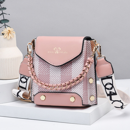 Factory Summer Phone Bag 2024 New Style Fashion Lightweight Mini Crossbody Vertical Single Shoulder Bag Dropshipping One Piece