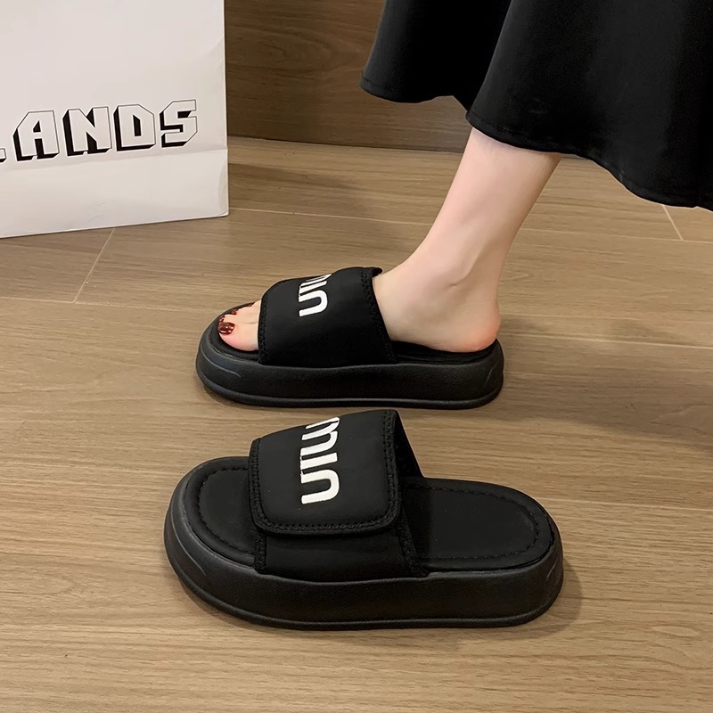 Trendy Comfortable Letter-Embroidered Slip-On Slippers 2026 Indoor and Outdoor Sandals Trendy Fashion Women's Thick-Soled Slippers