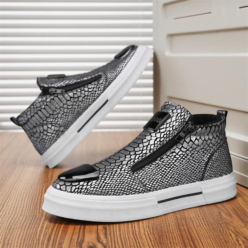 2025秋冬大码马丁靴男鞋高帮板鞋金属休闲皮靴子男韩版潮流街舞鞋