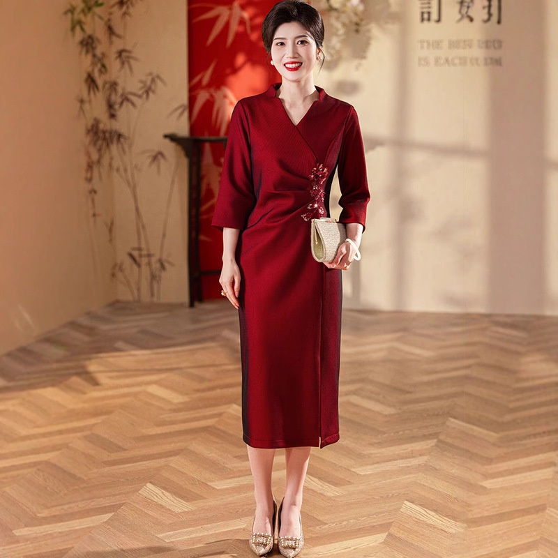 高贵优雅妈妈嫁女儿订婚宴礼服2025新款秋季年轻喜婆婆结婚旗袍裙|undefined