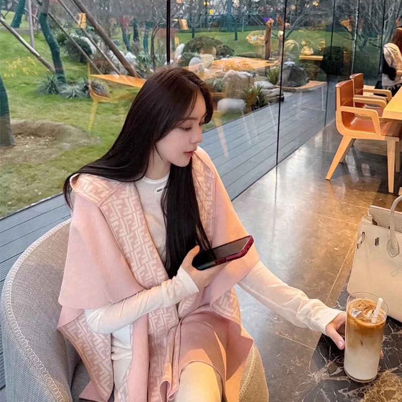 Light luxury style knitted wool and cashmere cape shawl for women, double-sided with letter print, autumn and winter high-end hooded coat, warm