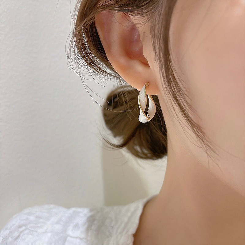 Niche Design Sense Earrings Korea 2022 New Fashion Women's Autumn and Winter Light Luxury French Earrings Earrings Earrings Earrings