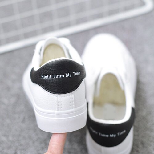 Korean version of white shoes for female students, very suitable for spring and autumn, leather flat running shoes, sports shoes, breathable women's sneakers