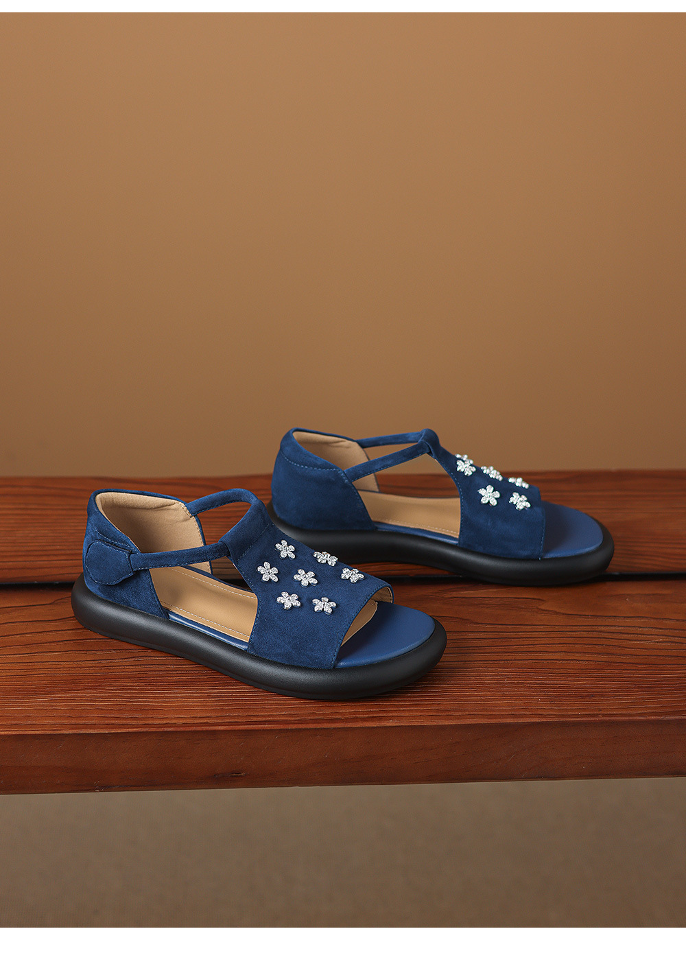 Sandal nữ hở mũi đế dày da cừu đính hoa đá — Màu xanh da trời chi tiết 23