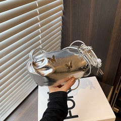 小眾軟皮月牙包女包2024新款高級感銀色休閒斜挎餃子包百搭單肩包