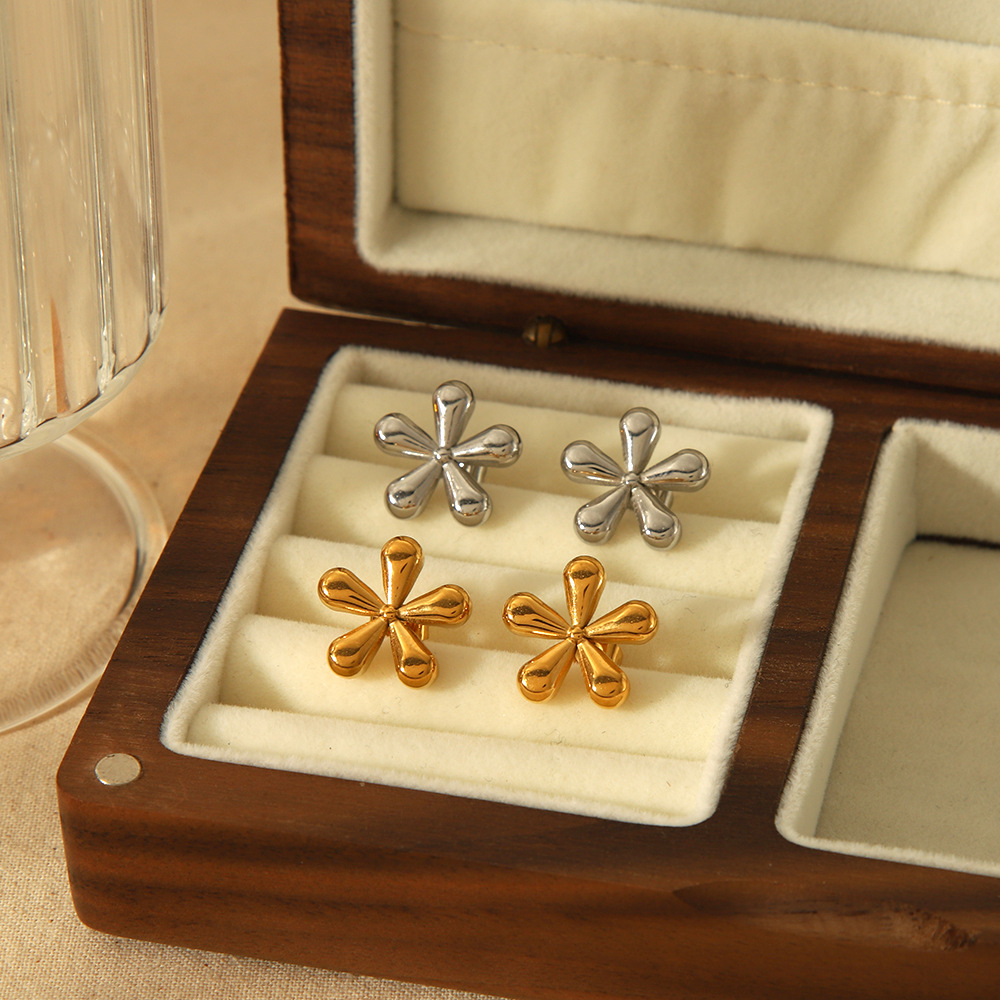 Design fashionable brand earrings stainless steel