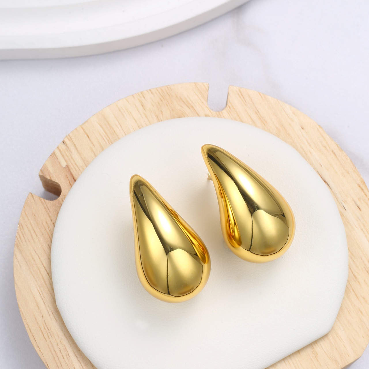 Unisex Water Drop Earrings Niche Design High End Luxury Fashion Boutique Earrings_ipsvogv.com