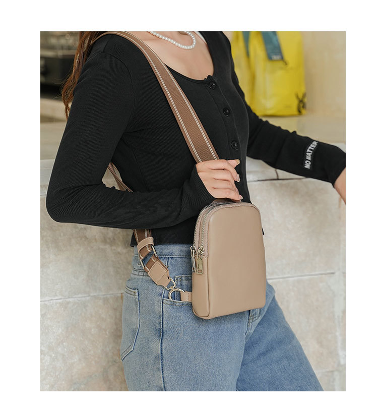 Women's Basic Solid Color Pu Leather Waist Bags display picture 2
