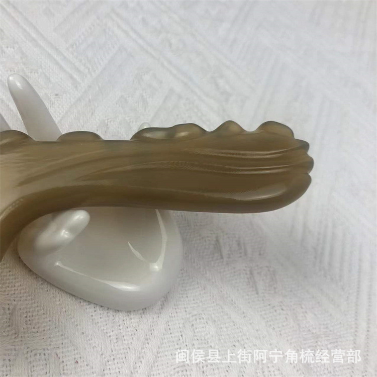 Handcrafted Horn Comb 21cm Thick Handle Round Teeth Massage Comb Carved Design quality and texture