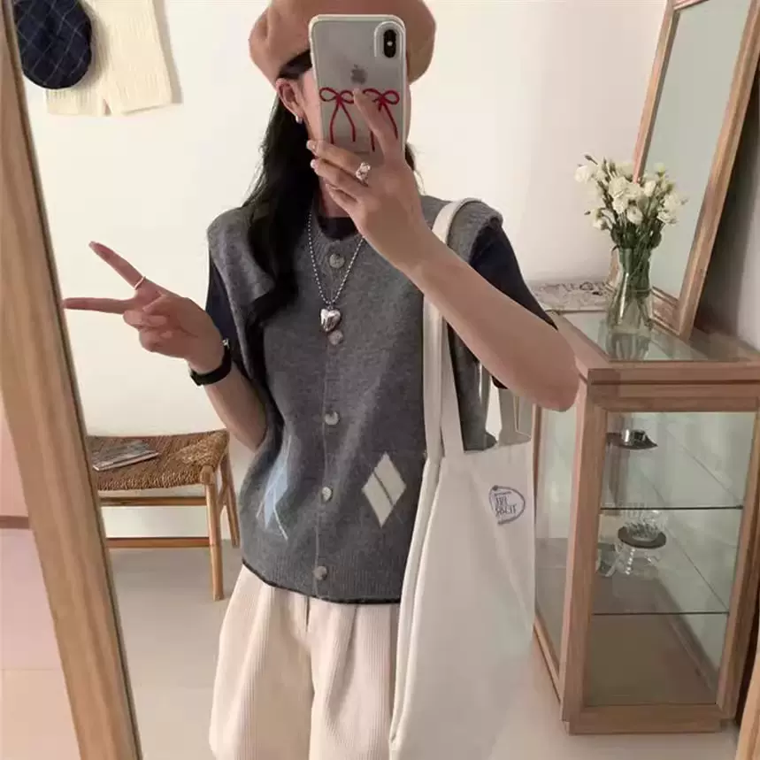 复古撞色菱格圆领针织马甲开衫背心女宽松显瘦软糯叠穿毛衣上衣女
