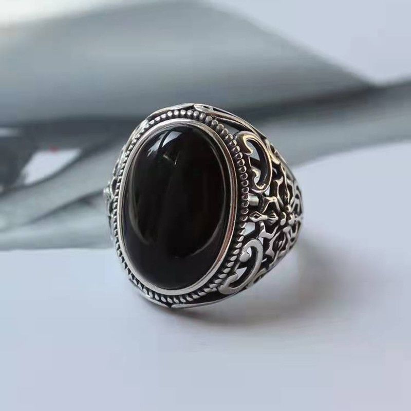 Retro design adjustable ring with stone