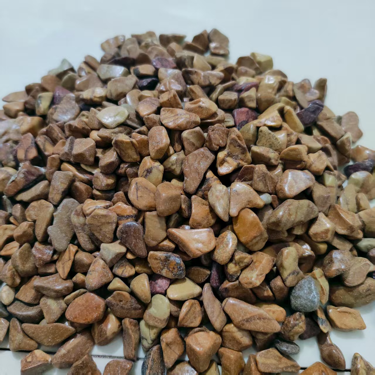 Wood grain stone [pack of 2.5kg] natural, finely washed, about 4-6mm