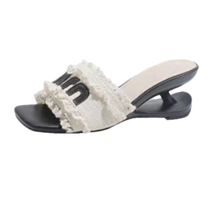 2026 nuevo nicho francés de encaje sandalias de tacón alto para mujeres de verano ropa exterior de alta sensación de pendiente de dedos descubiertos zapatillas de talón