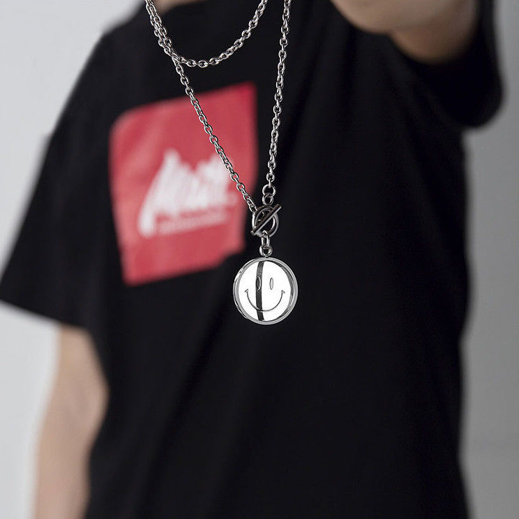 Zhibei details map_1 Guochao net red men and women with the same style rotating smiley face necklace ins hip-hop street couple