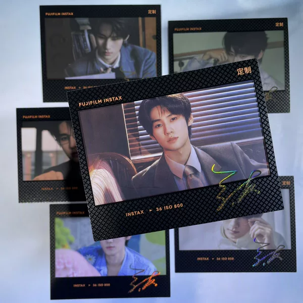 Celebrity card merchandise, including small cards, signed Polaroid photos, and concert fan items, are supplied by manufacturers. Vinyl-backed celebrity cards with gold edges are also available