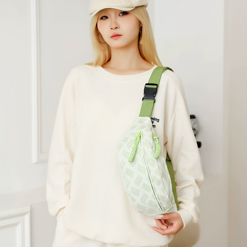 Fashionable universal handheld nylon shoulder bag for elementary school students, chest bag for leisure one shoulder, belt bag, western style