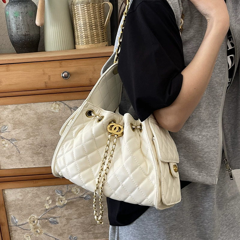 Сумка на одно плечо, летняя серебристо-черная сумка через плечо, в стиле Chanel, сумка с цепочкой