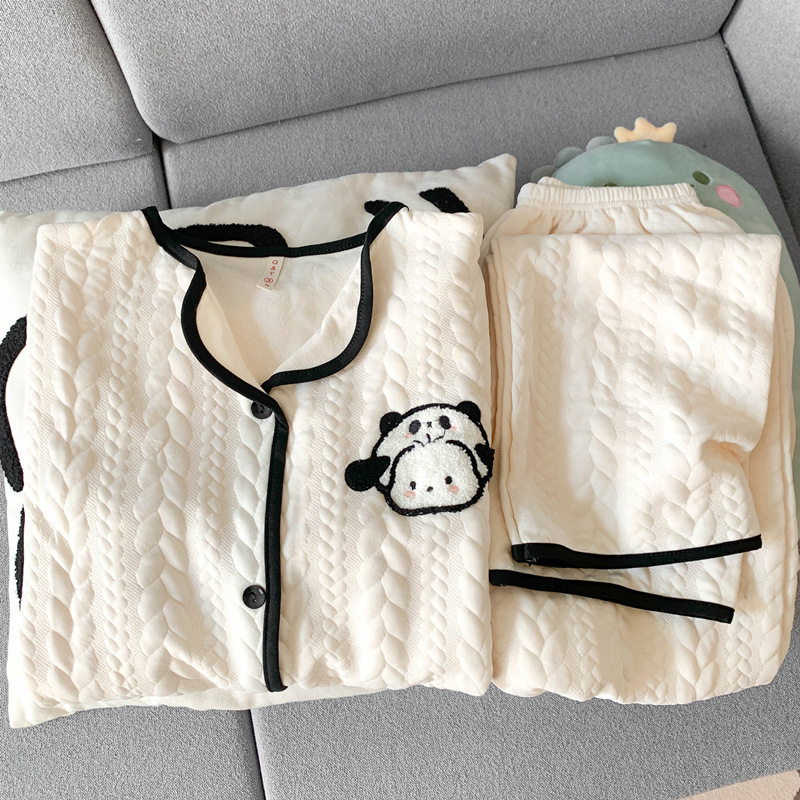 Lápices japoneses pequeños nuevos pijamas de algodón de aire primavera / otoño / invierno mezclado lindo cálido dibujos animados conjunto de ropa para el hogar