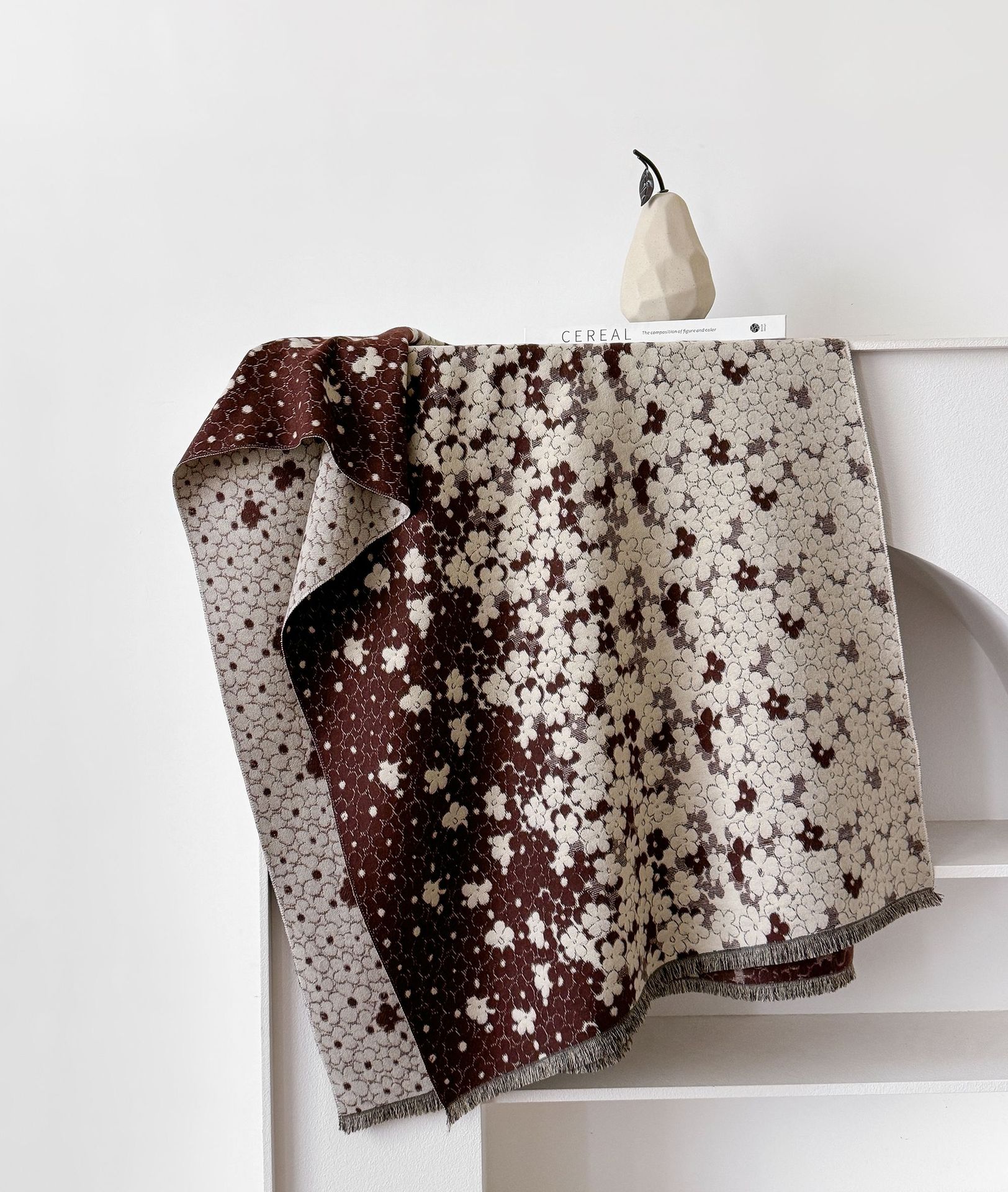 flores cortas de otoño y invierno coreano estilo simple y versátil damas de doble cara imitación de cachemira bufandas calientes temperamento chal grueso babillo