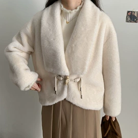 女式毛呢外套;毛衣;女式衬衫