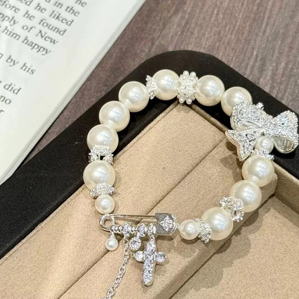 Retro elegant bracelet with zircon with bow pearl
