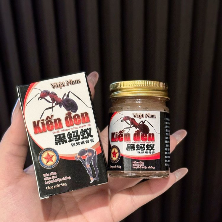 霖川制药 · Black ants powerful bone ointment add more than a dozen ingredients.