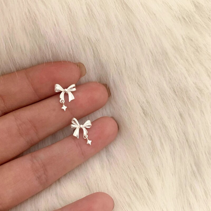 S925 Sterling Silver Bow Earrings for Women Ins Niche Design Star Sleeping Earrings Without Picking Earrings for Pierced Ears S925 Sterling Silver Bow Earrings for Women Ins Niche Design Star Sleeping Earrings Without Picking Earrings for Pierced Ears