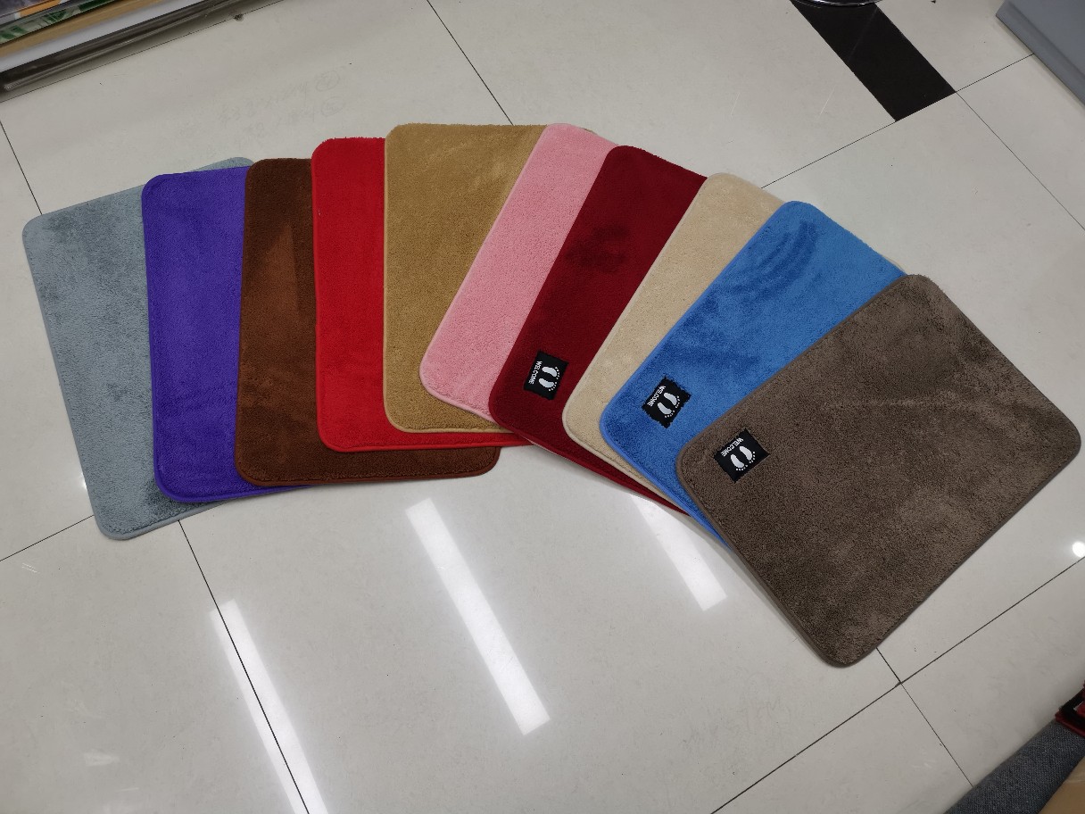 Suministro global de esterillas de piso de plástico antideslizante