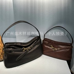 元工場植なめし羊皮中古腋の下包2025新型高級感百合復古双M手は肩掛け女を持っている