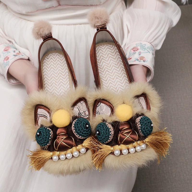 2025 новый стиль ручной работы тигровая обувь женская кроличья шерсть новая китайская удобная мягкая подошва национальная вышитая обувь ткань обувь женская