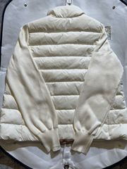 《毒家现货》 正确版M家立领针织拼接袖标羽绒服女生轻薄羽绒外套