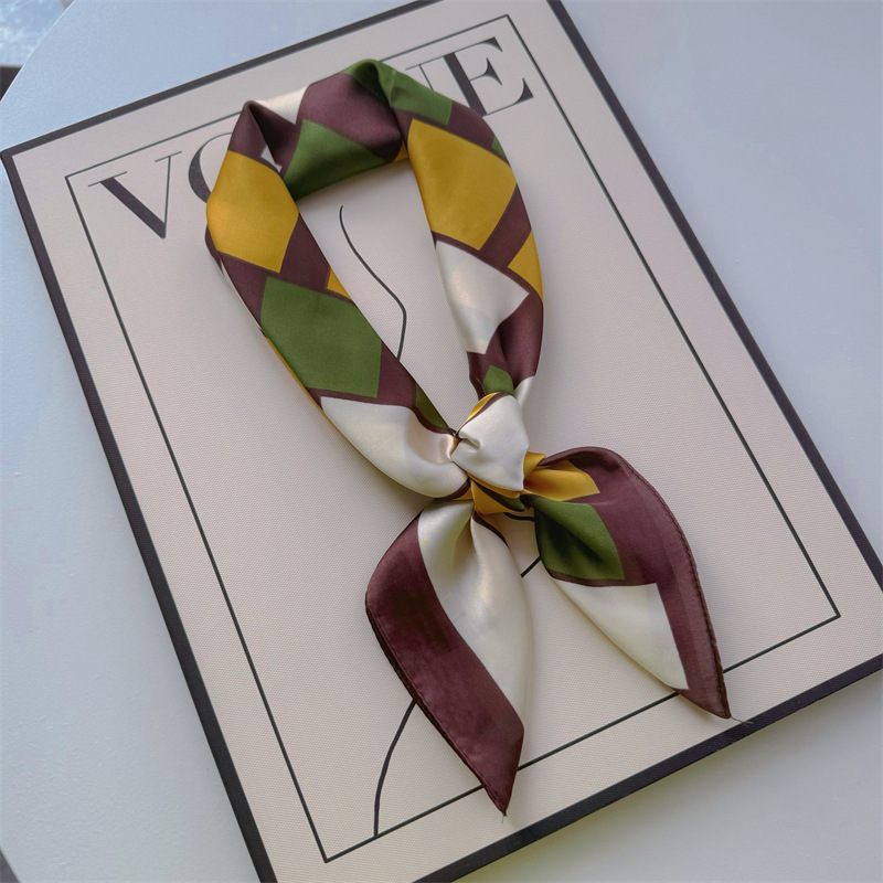 Bufandas de seda para mujeres primavera y otoño bufandas de moda para mujeres bufandas de cuello para maestros y empleados regalos de impresión de lujo ligero