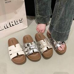 厚底ビルケンシュトックスリッパ女性の夏のアウターウェア 2025 新しいファッション多用途ハイエンドカジュアルビーチ休暇サンダル