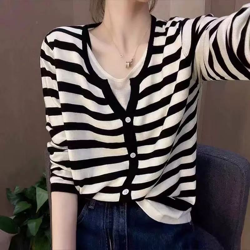 V-Neck Fine Wool Knit Sweater for Women, Faux Two-Piece Patchwork Striped Sweater, Fashionable and Versatile Slim-Fit Base Shirt