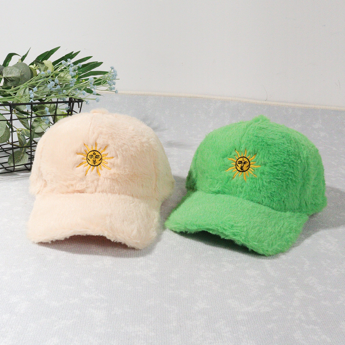 Unisex Plush baseball cap Sun embroidered duck hat Winter warm plush hat_voghion.com