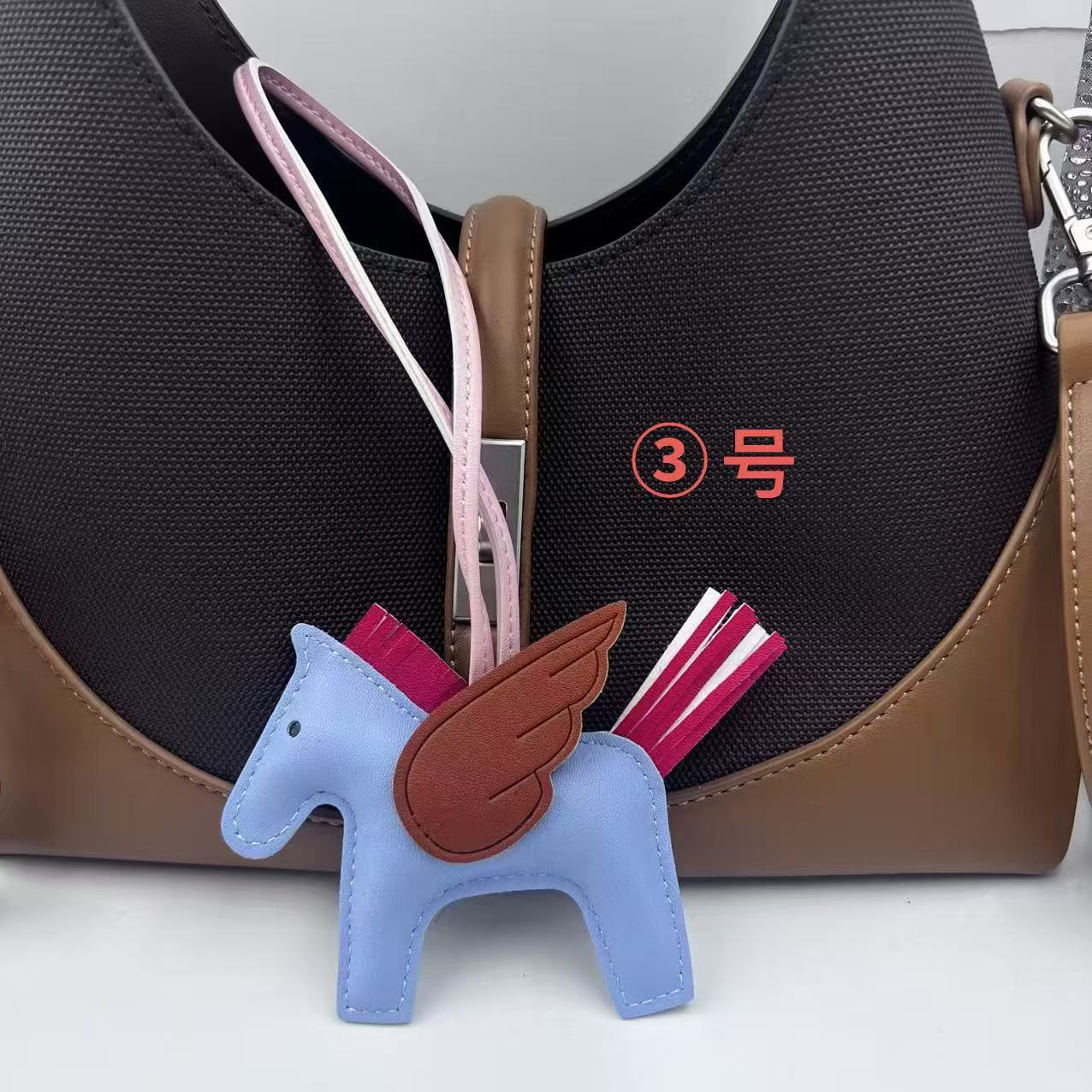 Colgante de bolsos Pegasus Mini Colgante de bolsos de estilo simple llaver de cuero image 41