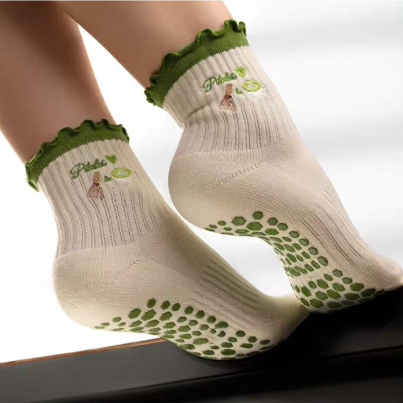 Customized Logo Women's Sports Pilates Non-Slip Socks Mid-Calf Lace Socks Pure Cotton Terry Floor Socks Embroidered Socks Customized Logo Women's Sports Pilates Non-Slip Socks Mid-Calf Lace Socks Pure Cotton Terry Floor Socks Embroidered Socks