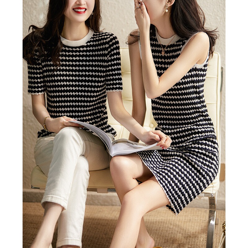 Double-layer round neck 16G wool three-dimensional wavy sister's sleeve sweater + sleeveless dress