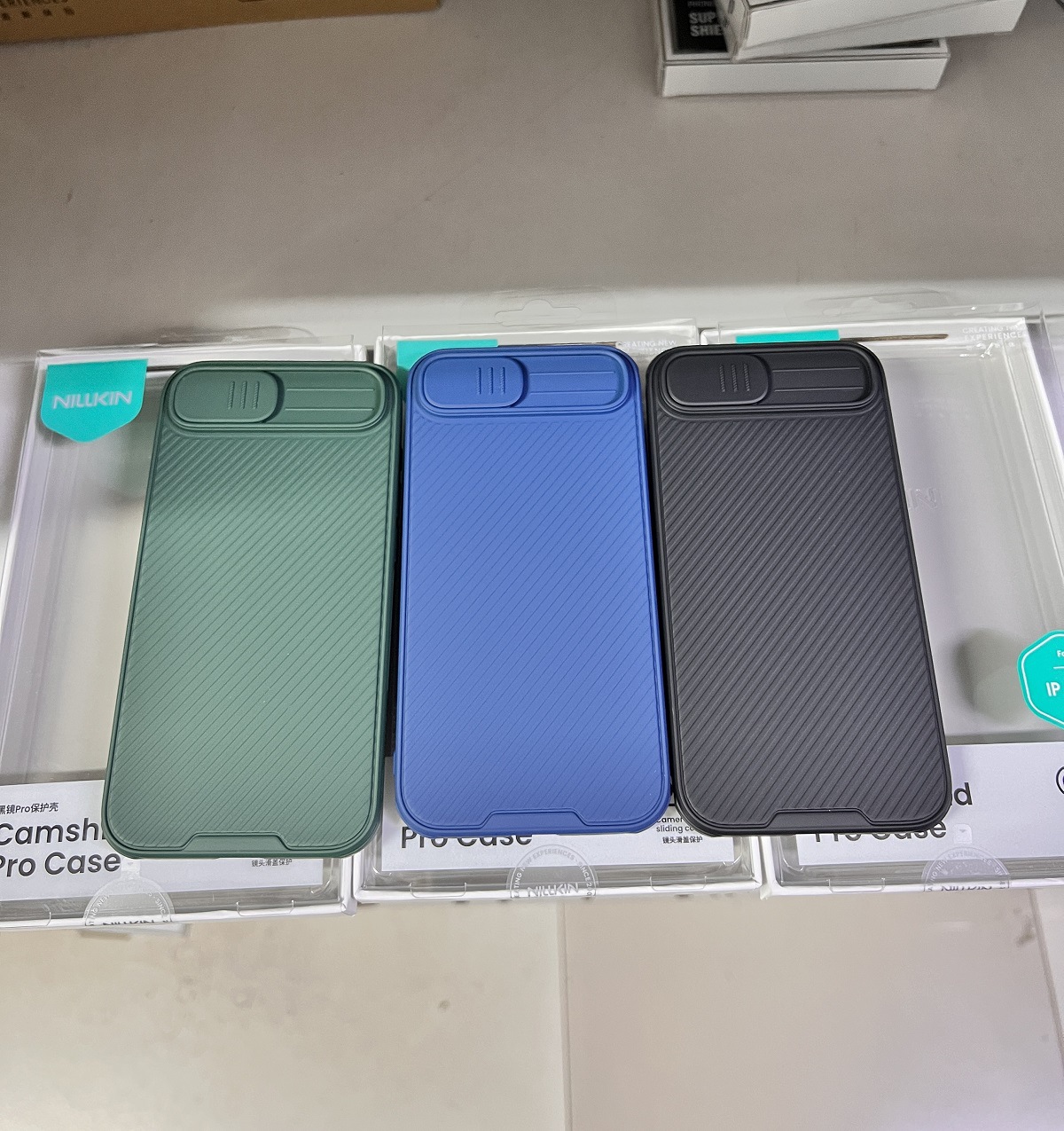 Ốp lưng Nillkin cho iPhone 16e có nắp trượt bảo vệ ống kính chống nhìn trộm — Gương đen PRO màu đen, Gương đen PRO xanh lam, Gương đen PRO xanh đậm, Apple IPHONE 16E/17E chi tiết 12
