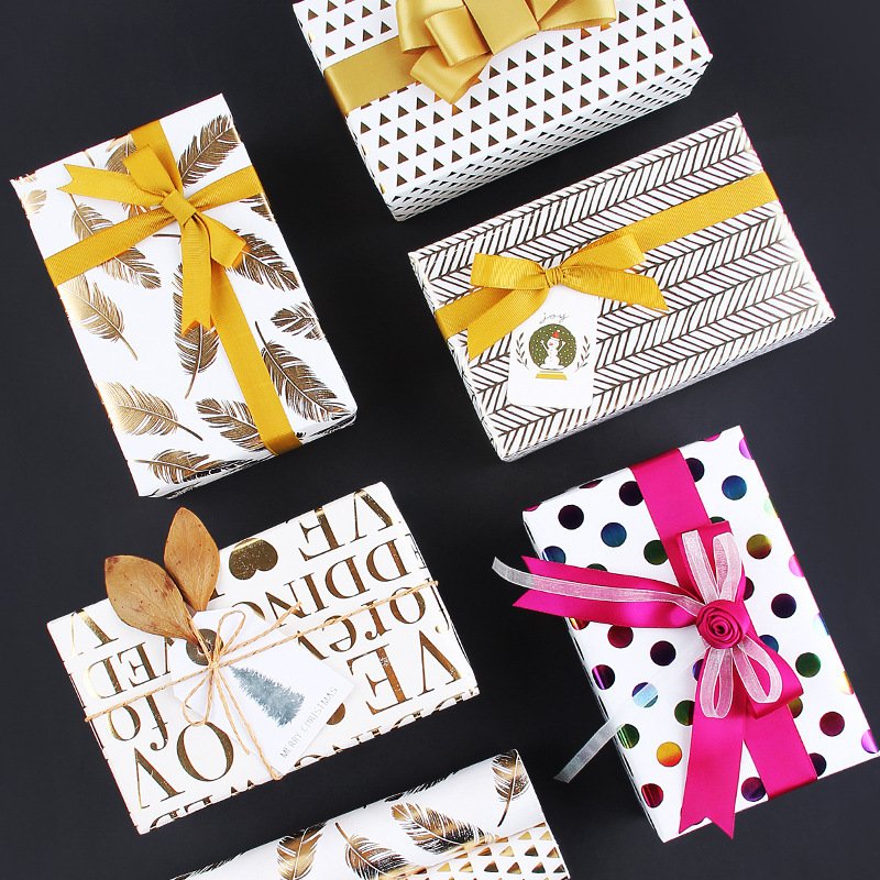 Papel de regalo de cumpleaños de San Valentín de Navidad traje de papel de regalo al por mayor Papel de regalo diario de onda bronceado